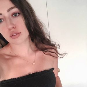 Meet your Posher, Constance